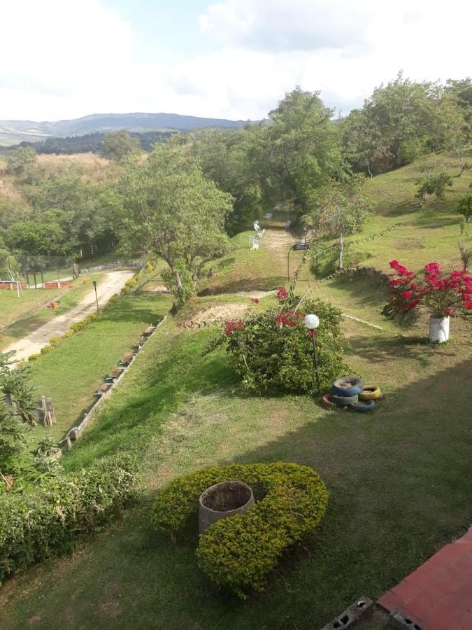 Hotel Campestre La Loma Curití Eksteriør billede